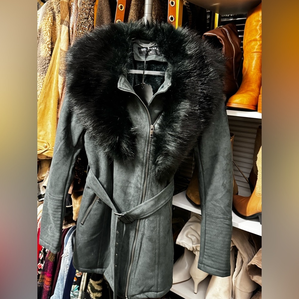 🌚▫️ Riviera Black Suede Trench Coat with Faux Fur Collar ▫️🌚 - Picture 4 of 6